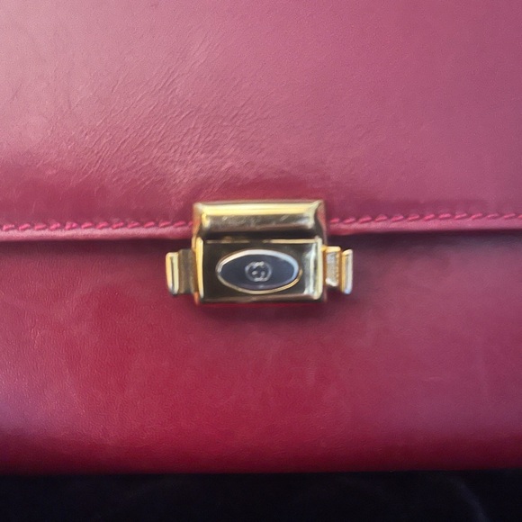 Authentic Gucci Red Leather Travel Wallet with Double G Gold Clasp - Picture 8 of 9